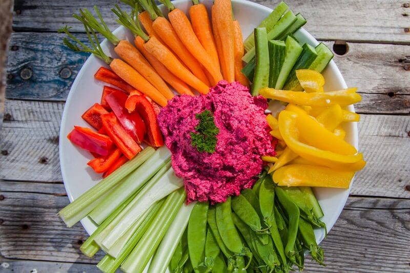 Beetroot Hummus and Veggie Sticks