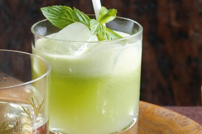 Apple and Pear with a Twist of Mint
